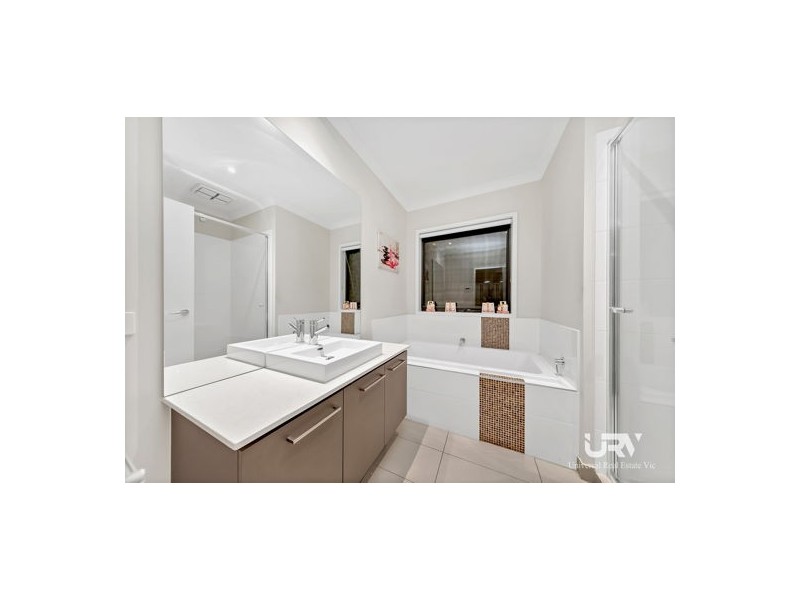 90 Bluebell Drive, Craigieburn VIC 3064