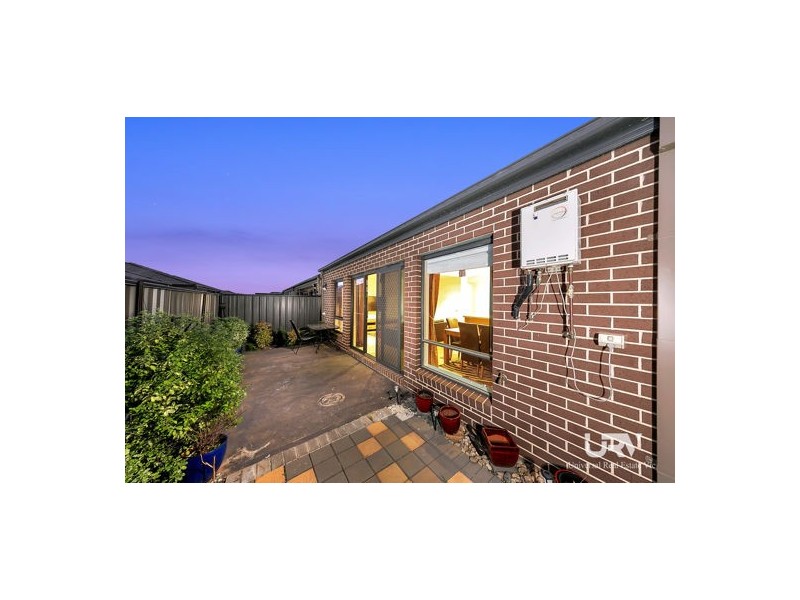 90 Bluebell Drive, Craigieburn VIC 3064