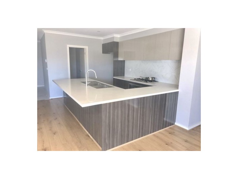 16 Faraday Street, Mickleham VIC 3064