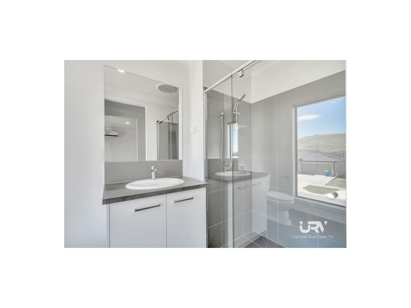 49 Blue Lake Drive, Wallan VIC 3756