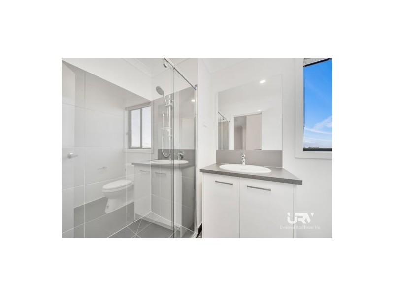 49 Blue Lake Drive, Wallan VIC 3756