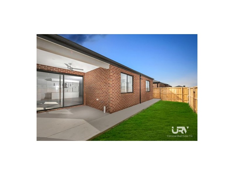 13 Janoli Street, Mickleham VIC 3064