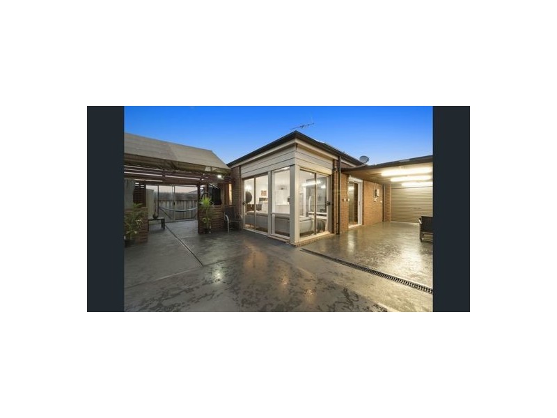 11 Reay Drive, Craigieburn VIC 3064