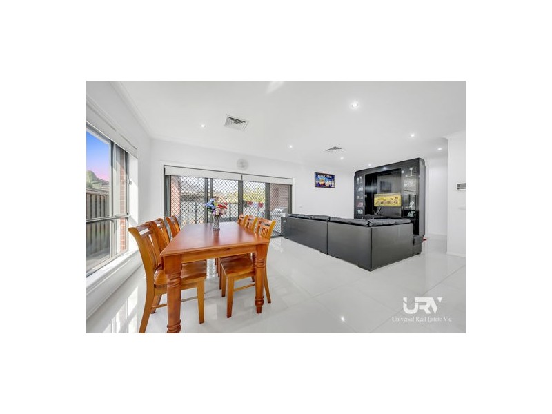 24 Evergreen Crescent, Craigieburn VIC 3064