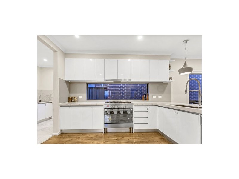 7 Coolamon Drive, Craigieburn VIC 3064