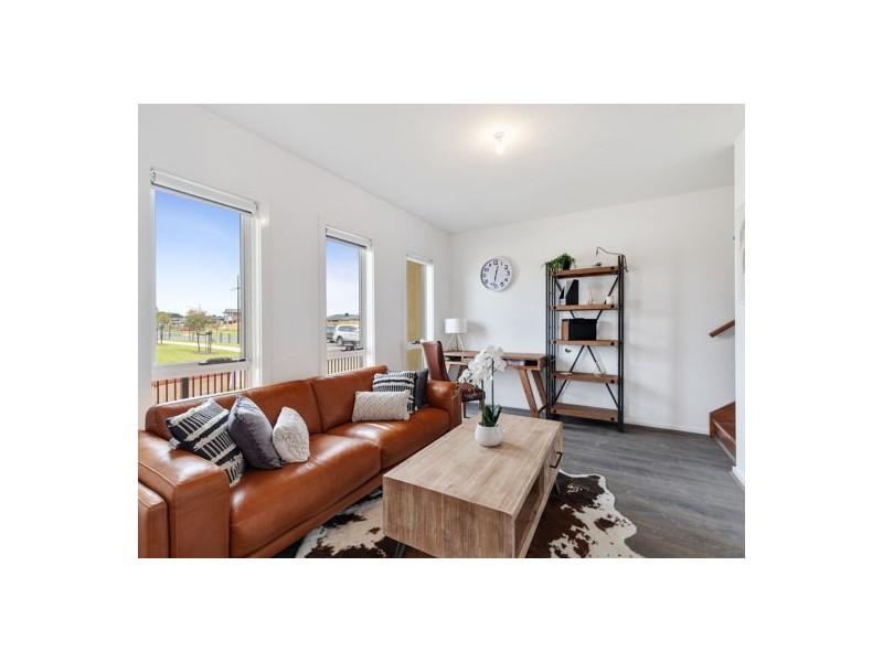 36 Nightingale Road, Mickleham VIC 3064