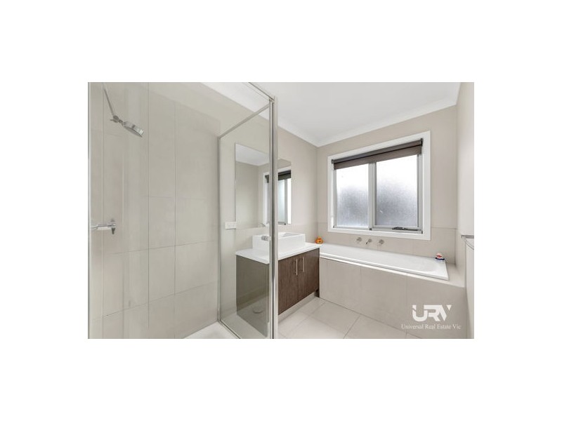 21 Ravenwoods Way, Craigieburn VIC 3064