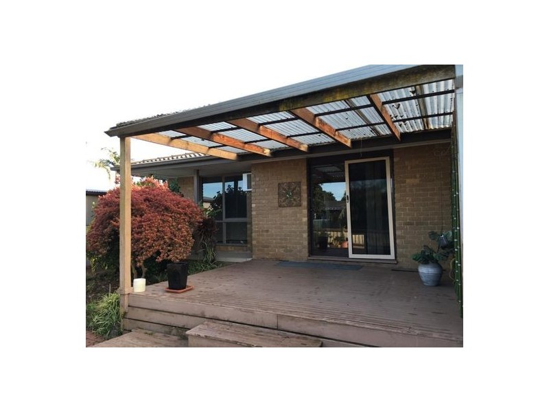 8 Mitford Crescent, Craigieburn VIC 3064