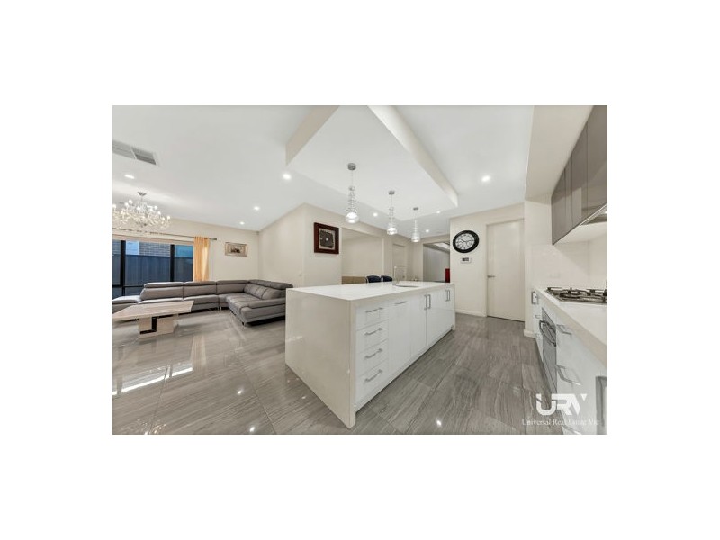 329 Highlander Drive, Craigieburn VIC 3064