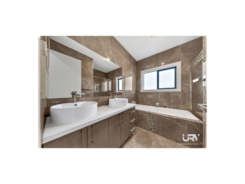 329 Highlander Drive, Craigieburn VIC 3064