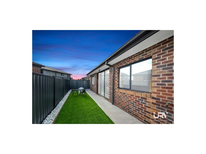 329 Highlander Drive, Craigieburn VIC 3064