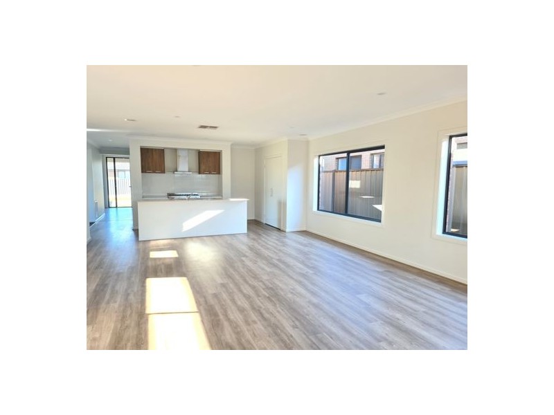 27 Danzig Street, Kalkallo VIC 3064