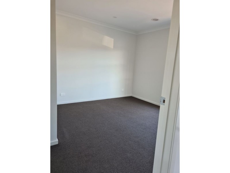 27 Danzig Street, Kalkallo VIC 3064