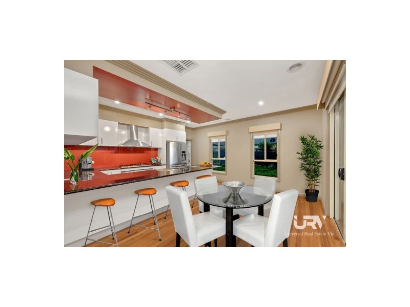 34 Thorngrove Avenue, Craigieburn VIC 3064