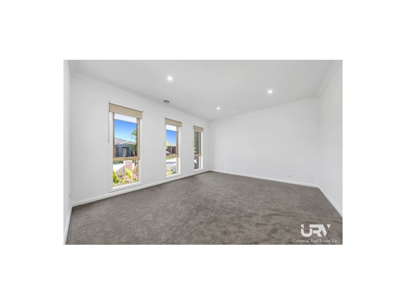 34 Thorngrove Avenue, Craigieburn VIC 3064