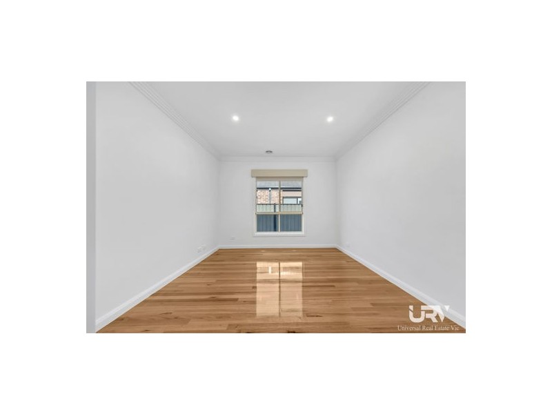 34 Thorngrove Avenue, Craigieburn VIC 3064