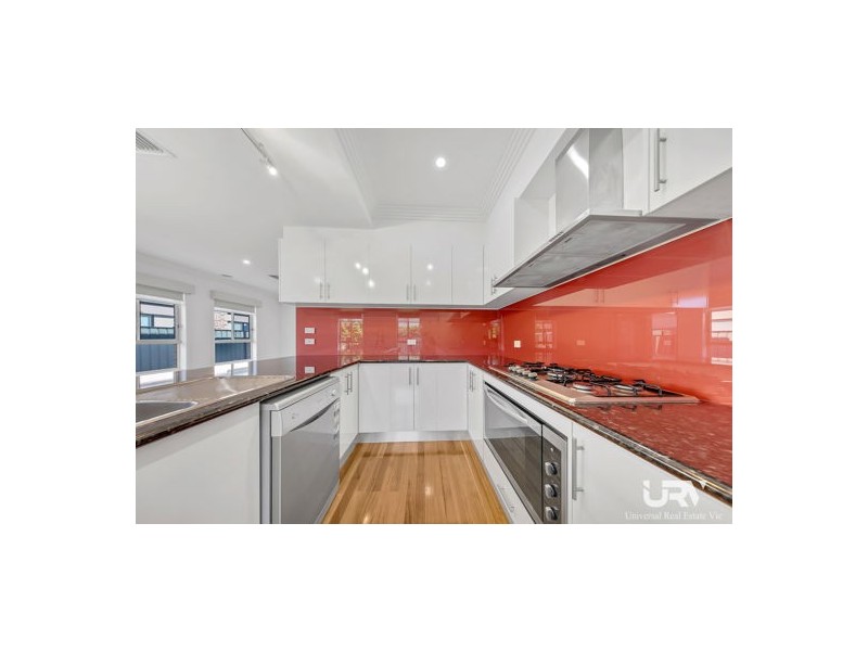 34 Thorngrove Avenue, Craigieburn VIC 3064