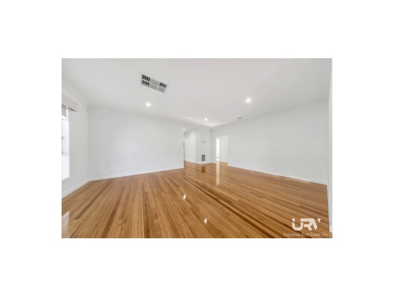 34 Thorngrove Avenue, Craigieburn VIC 3064