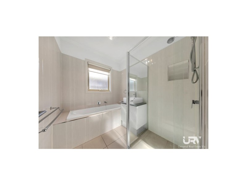 34 Thorngrove Avenue, Craigieburn VIC 3064