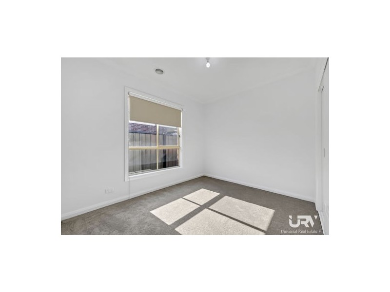 34 Thorngrove Avenue, Craigieburn VIC 3064