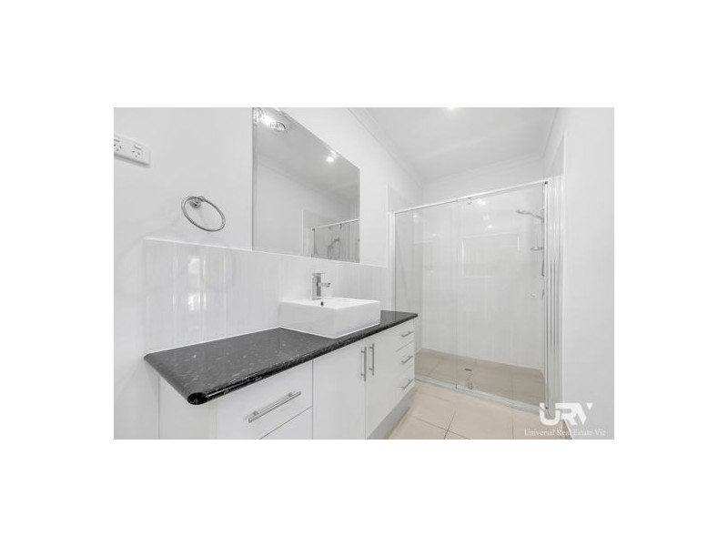 34 Thorngrove Avenue, Craigieburn VIC 3064