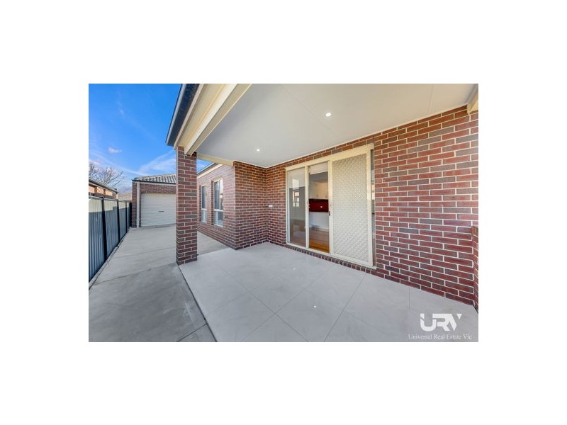 34 Thorngrove Avenue, Craigieburn VIC 3064