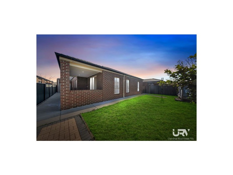 34 Thorngrove Avenue, Craigieburn VIC 3064