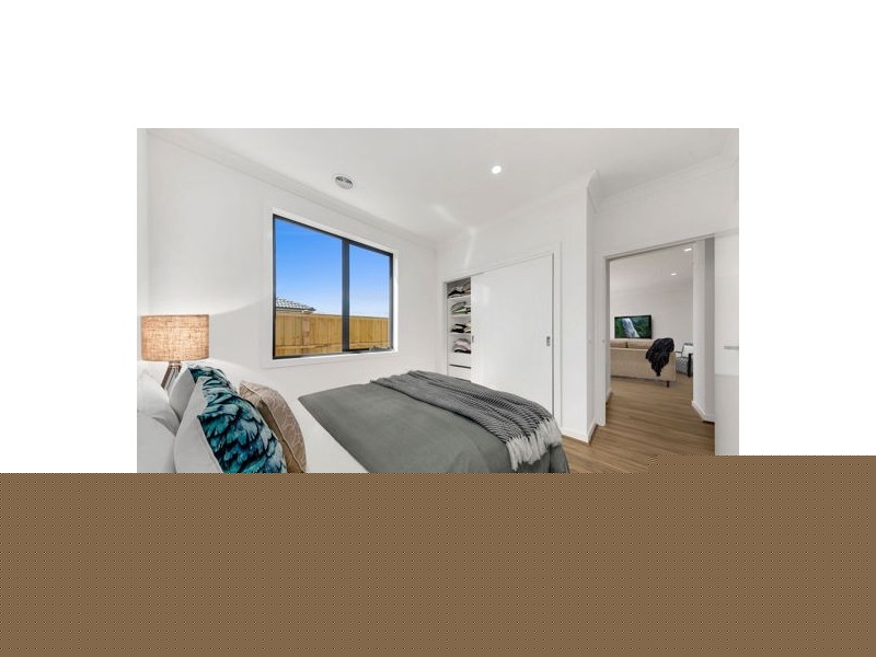 16 HESLOP ST, Mickleham VIC 3064