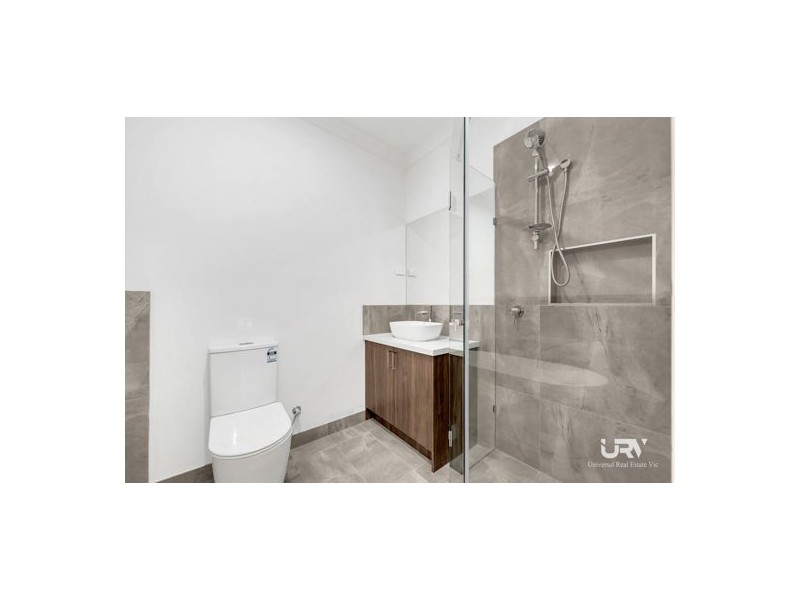 16 HESLOP ST, Mickleham VIC 3064