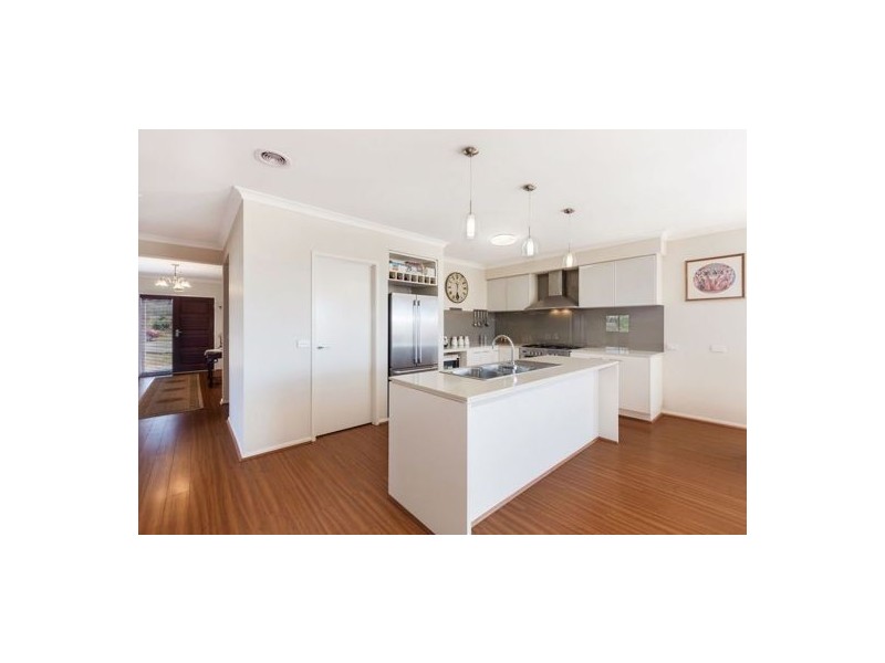 25 Aurina Drive, Wallan VIC 3756