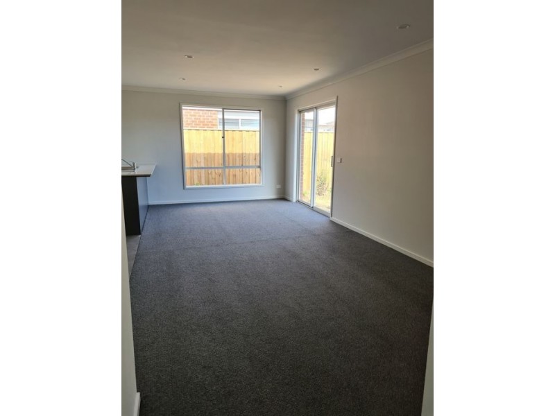 25 Weston Street, Mickleham VIC 3064