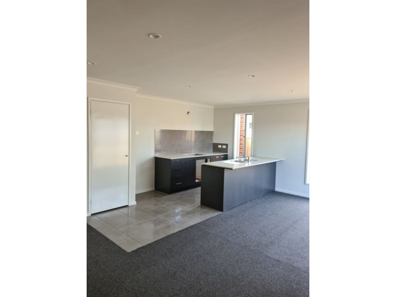25 Weston Street, Mickleham VIC 3064