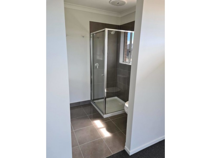25 Weston Street, Mickleham VIC 3064