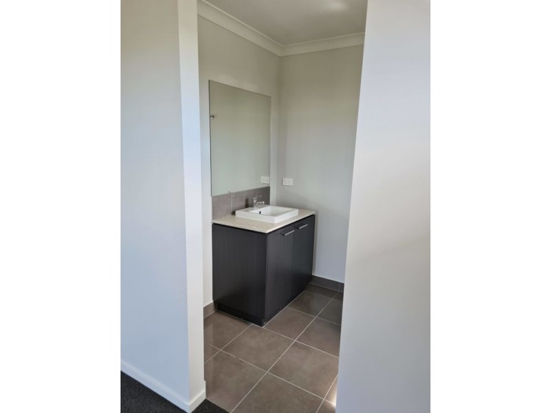 25 Weston Street, Mickleham VIC 3064