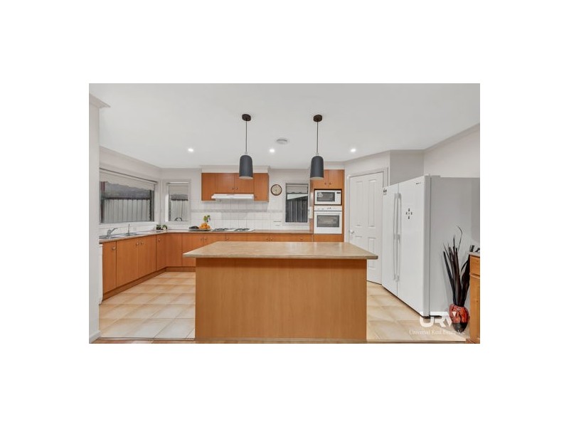 9 Ninnis Court, Roxburgh Park VIC 3064