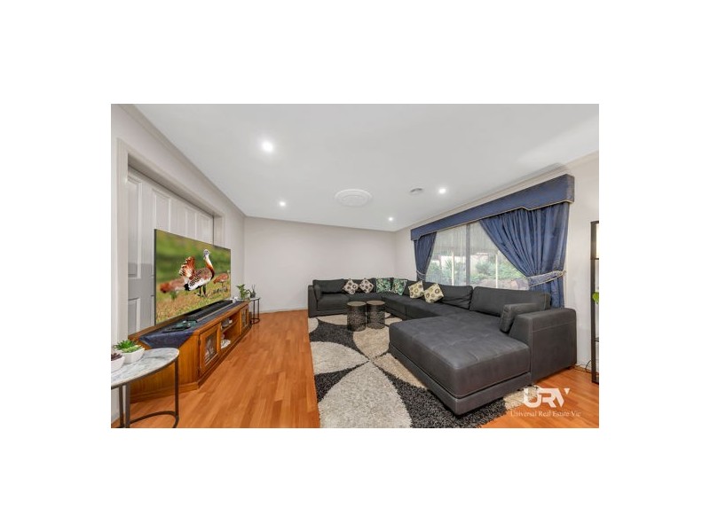 9 Ninnis Court, Roxburgh Park VIC 3064