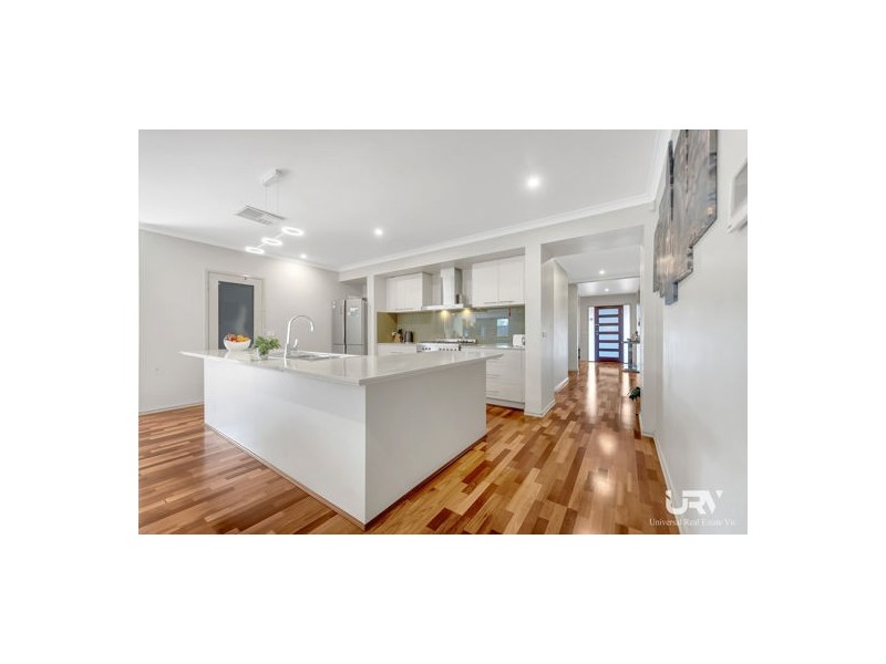 5 Brambuk Avenue, Craigieburn VIC 3064