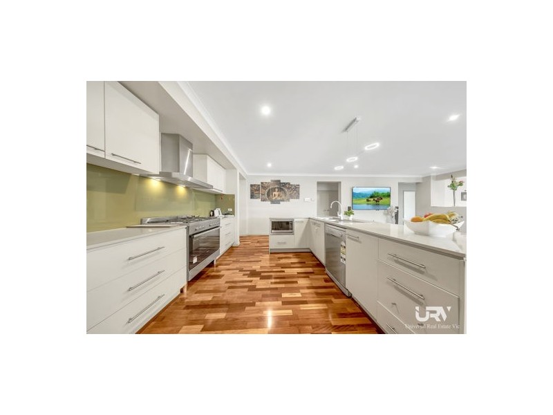 5 Brambuk Avenue, Craigieburn VIC 3064