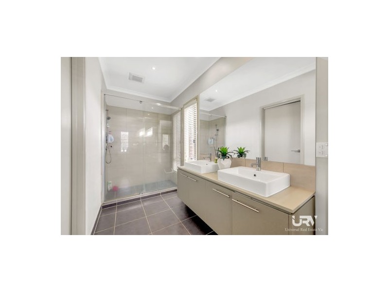 5 Brambuk Avenue, Craigieburn VIC 3064