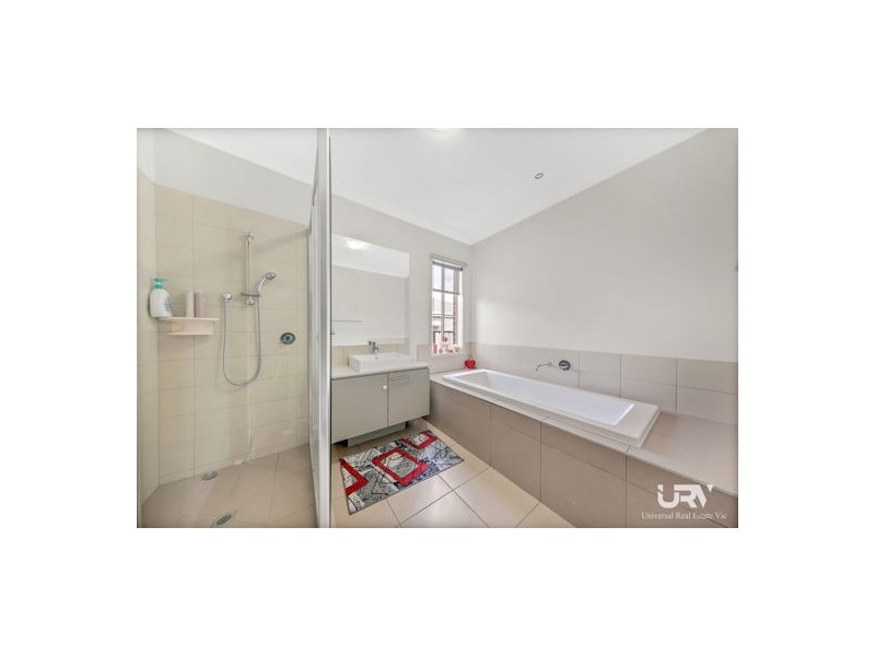 5 Brambuk Avenue, Craigieburn VIC 3064