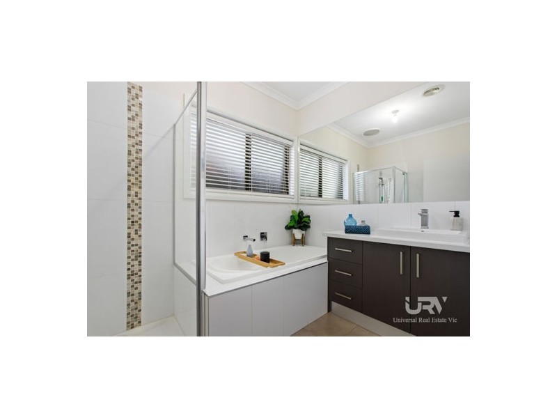 75 Gateshead Street, Craigieburn VIC 3064