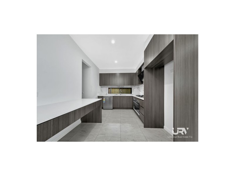 27 Weymouth Circuit, Donnybrook VIC 3064