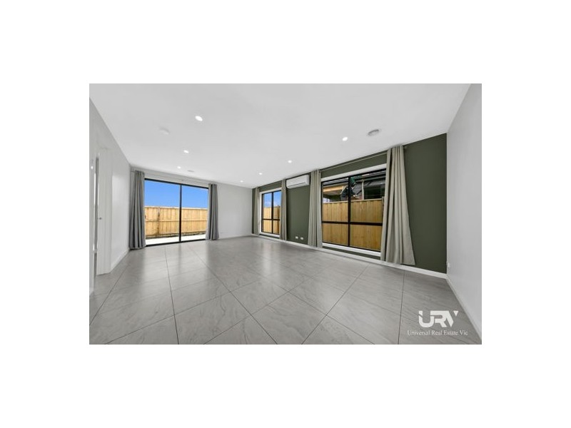 27 Weymouth Circuit, Donnybrook VIC 3064