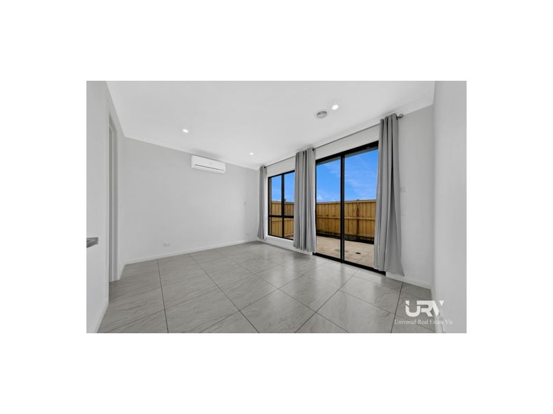 27 Weymouth Circuit, Donnybrook VIC 3064