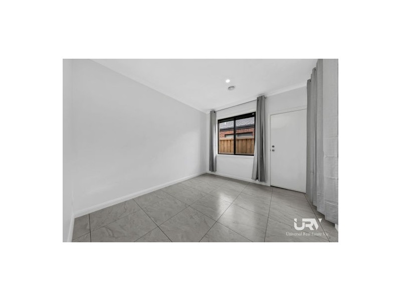 27 Weymouth Circuit, Donnybrook VIC 3064