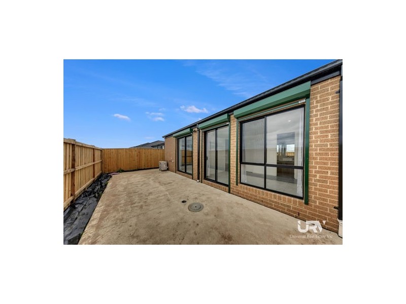 27 Weymouth Circuit, Donnybrook VIC 3064