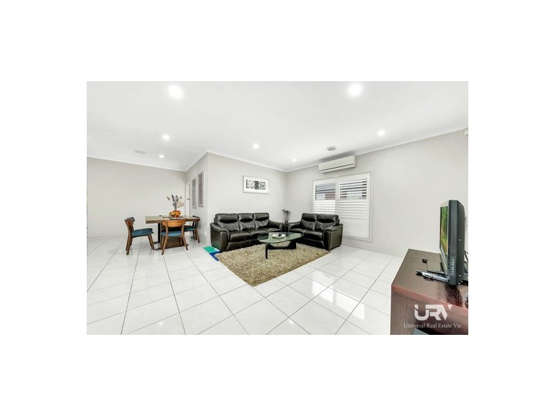 14 Brambuk Avenue, Craigieburn VIC 3064
