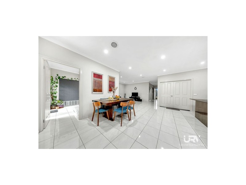 14 Brambuk Avenue, Craigieburn VIC 3064