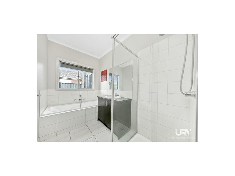 14 Brambuk Avenue, Craigieburn VIC 3064