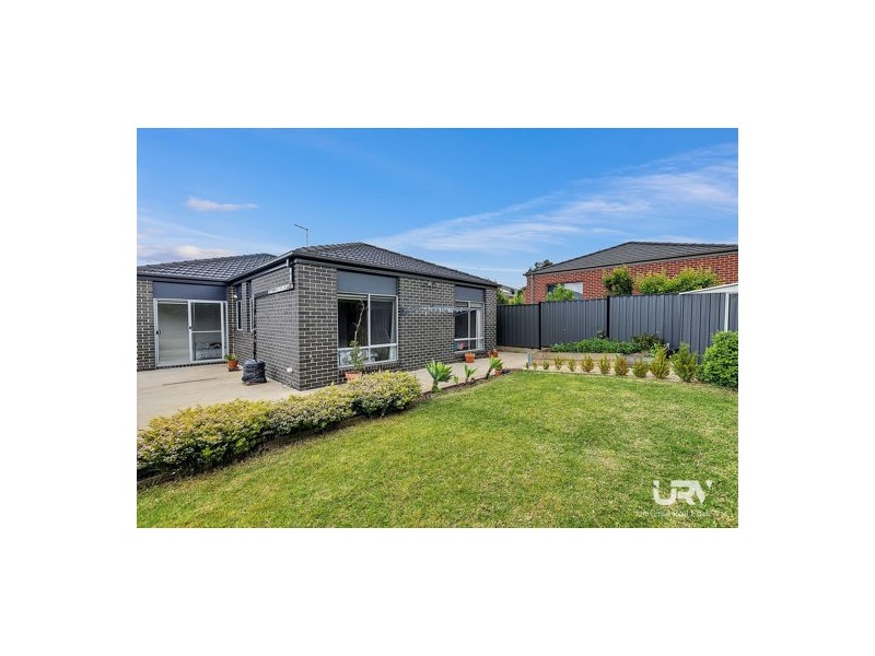 14 Brambuk Avenue, Craigieburn VIC 3064